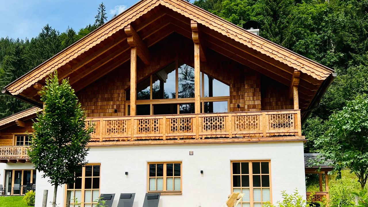 Chalet mit Sonnenterrasse und größzügigen Balkon Chalet mit Sonnenterrasse und größzügigen Balkon